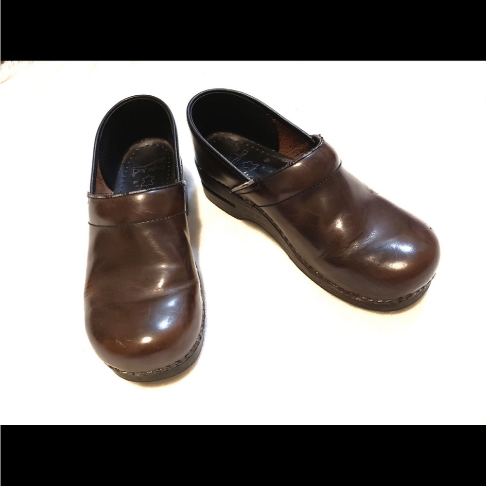 Women’s Brown Leather Clogs